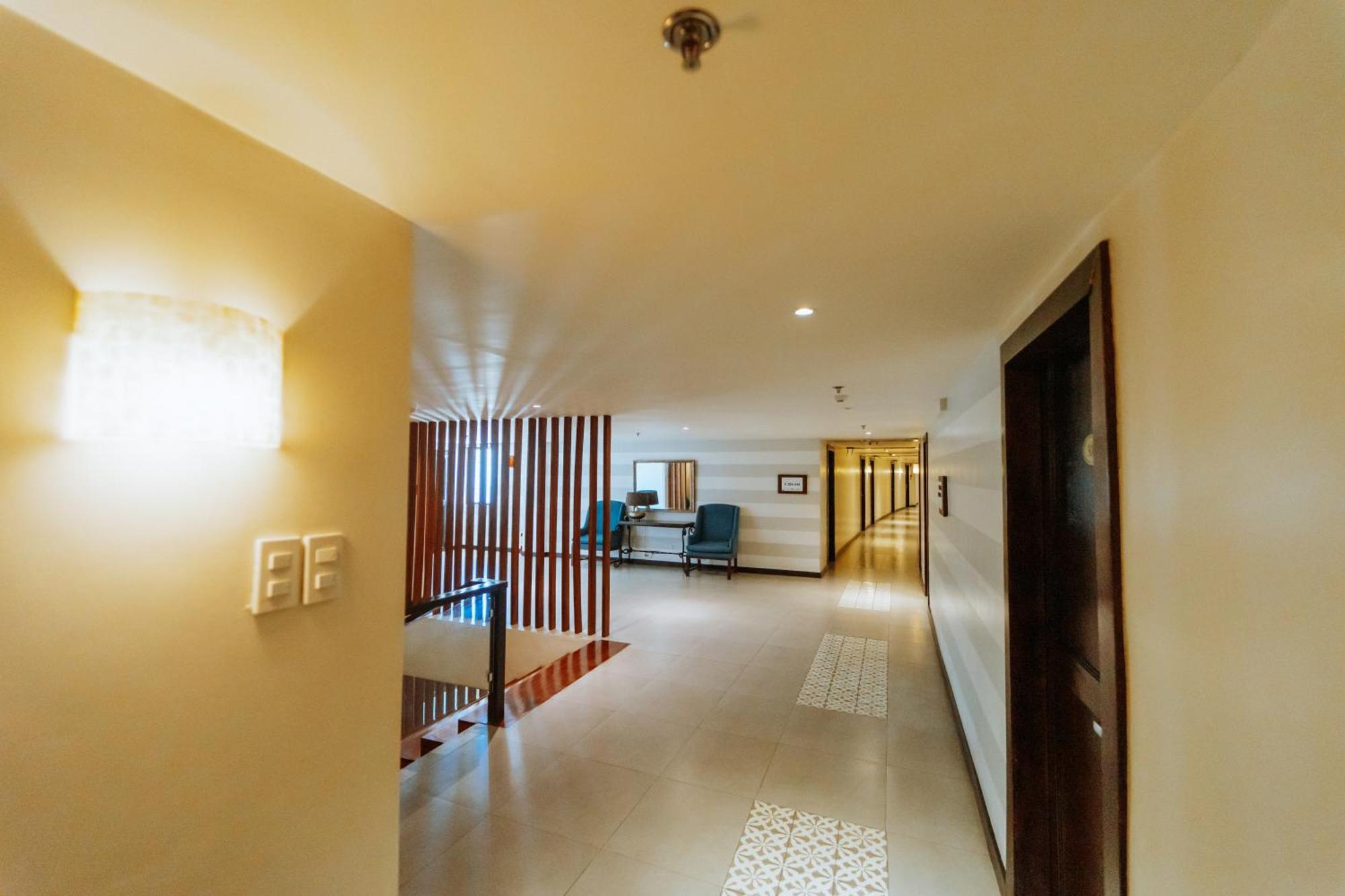 Sugarland Hotel Баколод Екстериор снимка