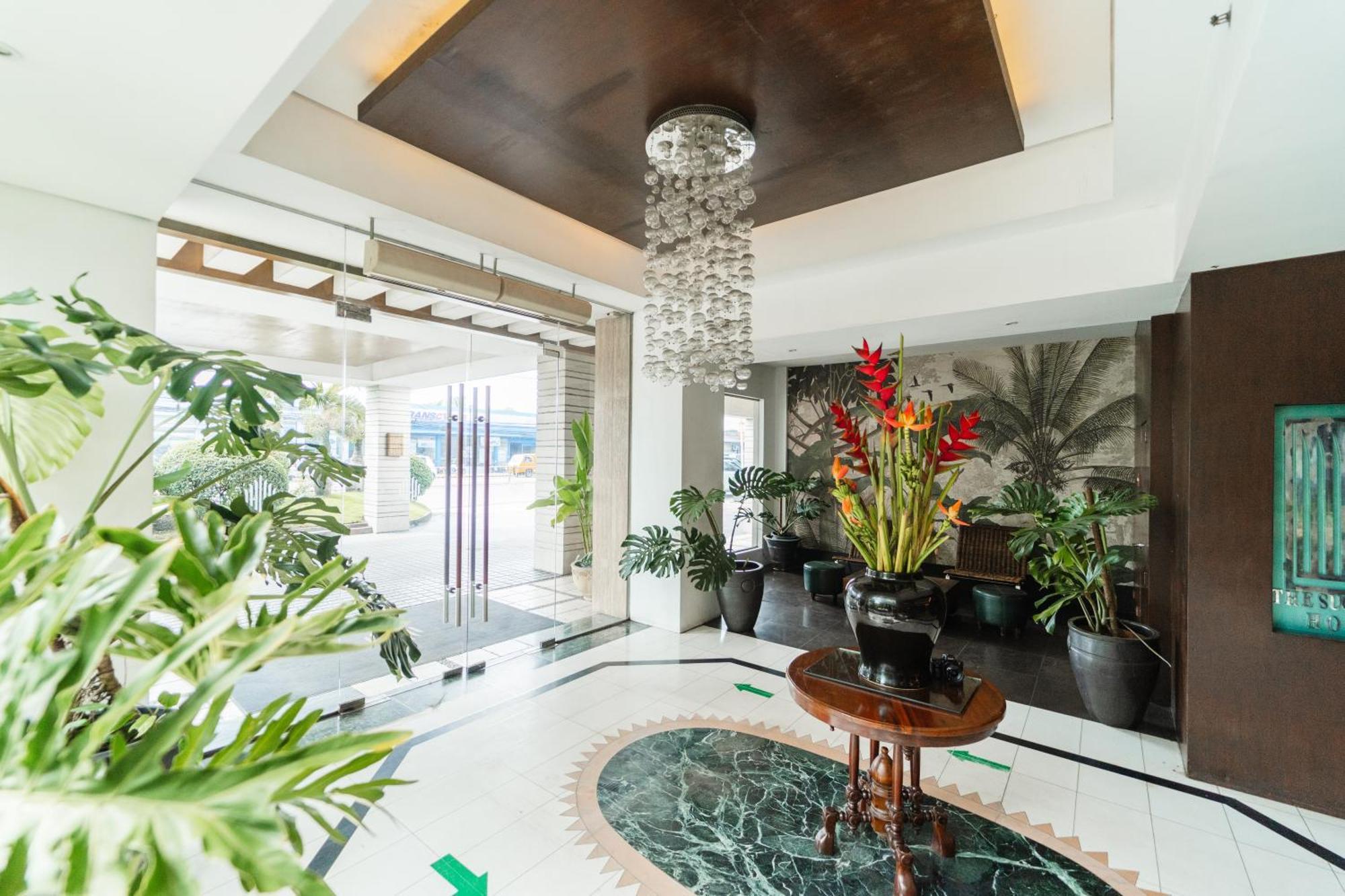 Sugarland Hotel Баколод Екстериор снимка