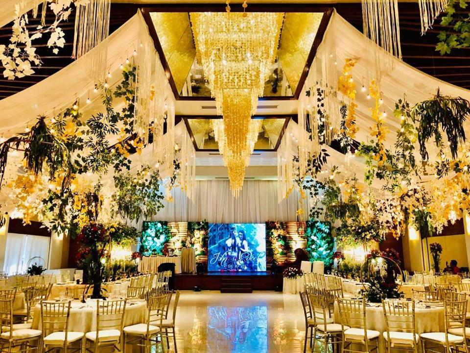 Sugarland Hotel Баколод Екстериор снимка