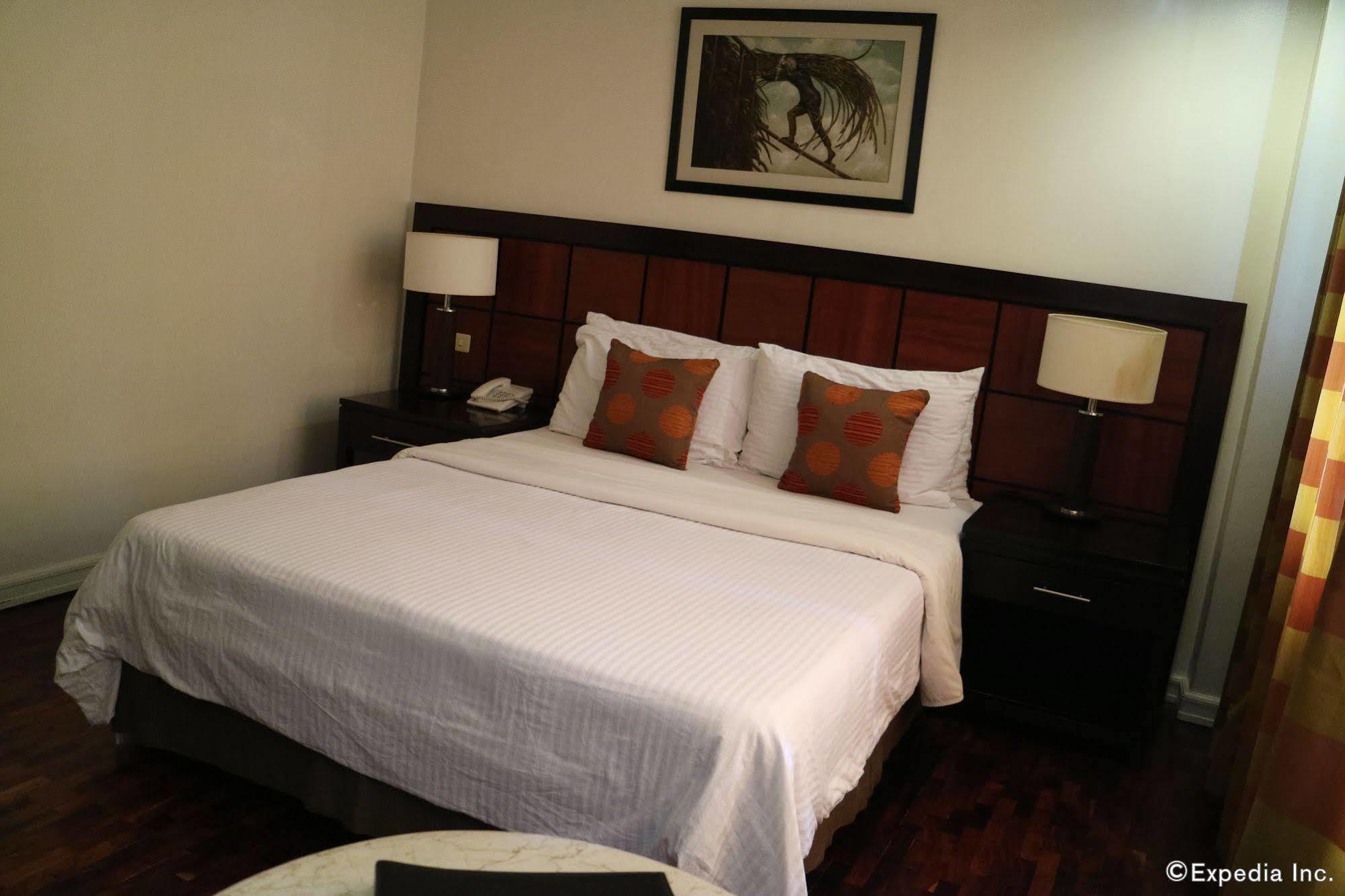 Sugarland Hotel Баколод Екстериор снимка