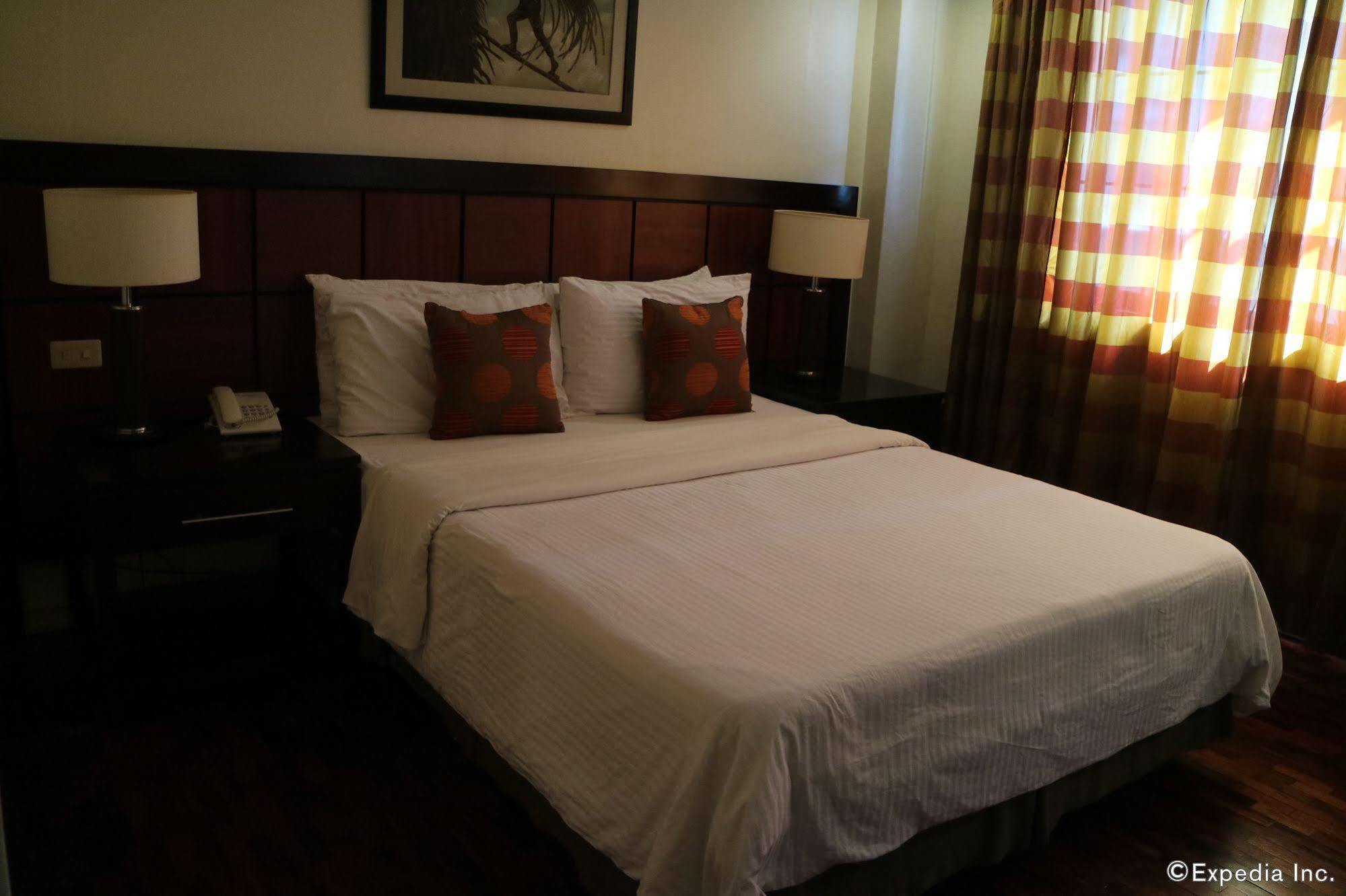 Sugarland Hotel Баколод Екстериор снимка