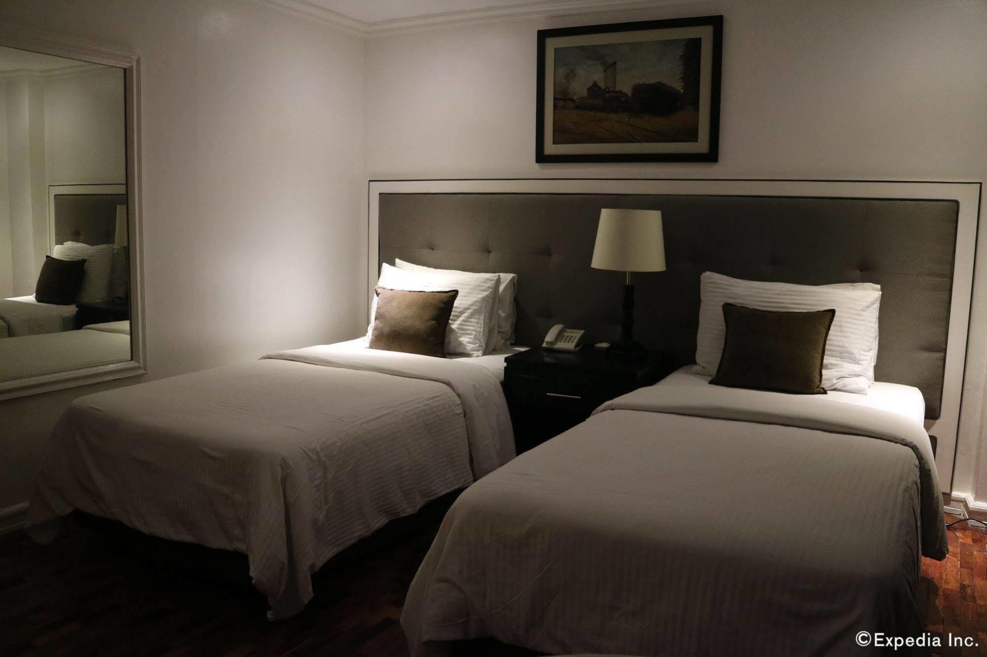 Sugarland Hotel Баколод Екстериор снимка