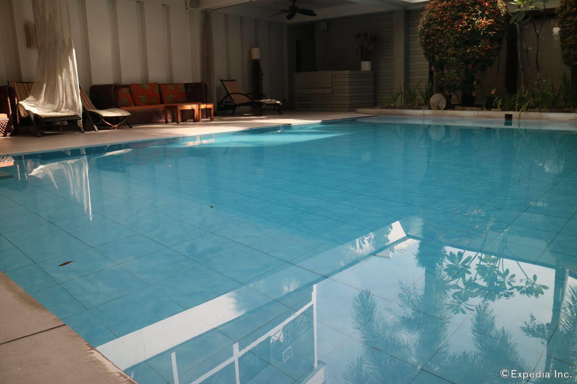 Sugarland Hotel Баколод Екстериор снимка