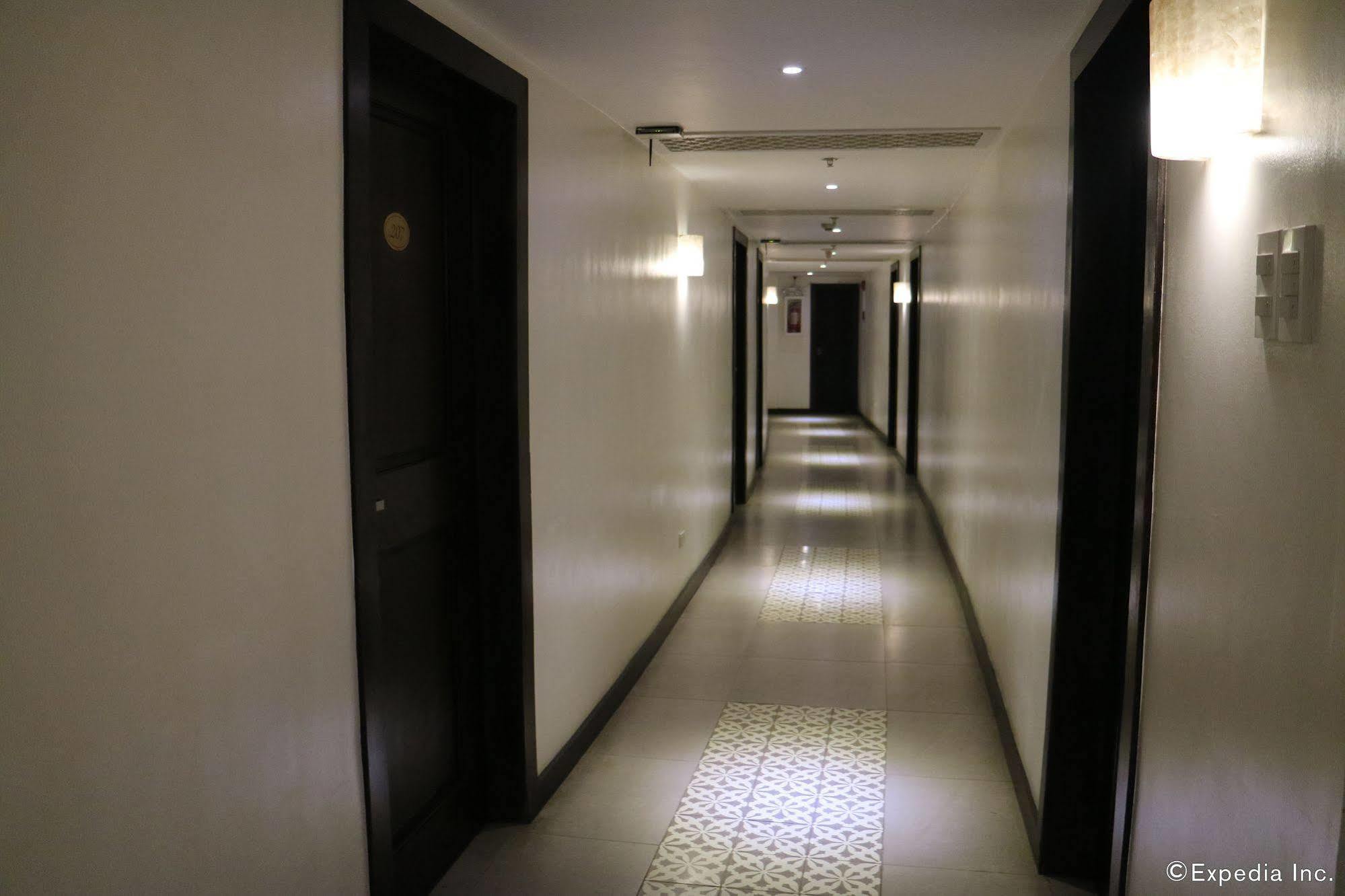 Sugarland Hotel Баколод Екстериор снимка
