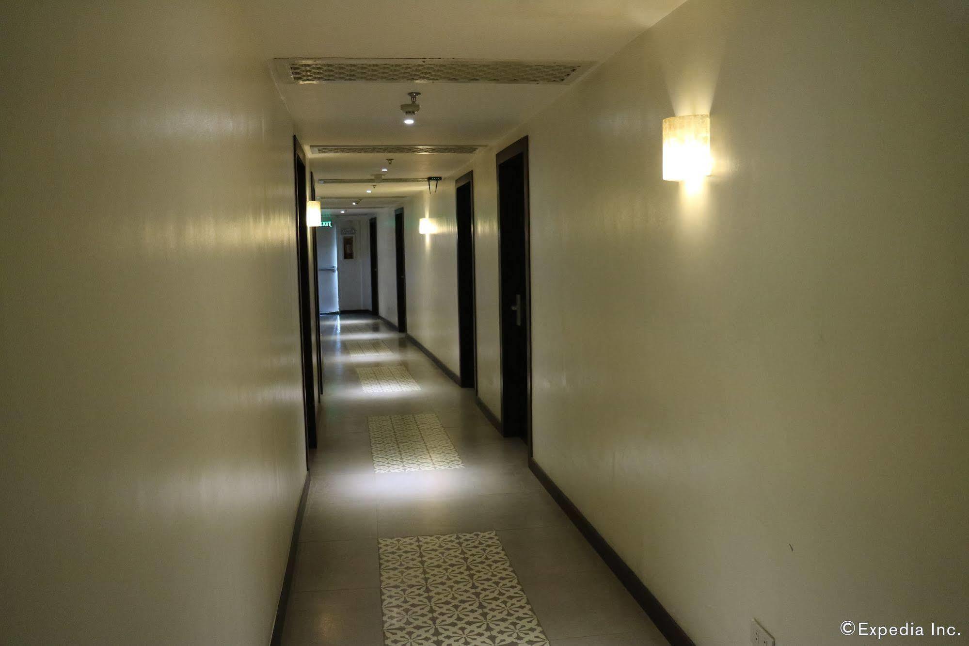 Sugarland Hotel Баколод Екстериор снимка
